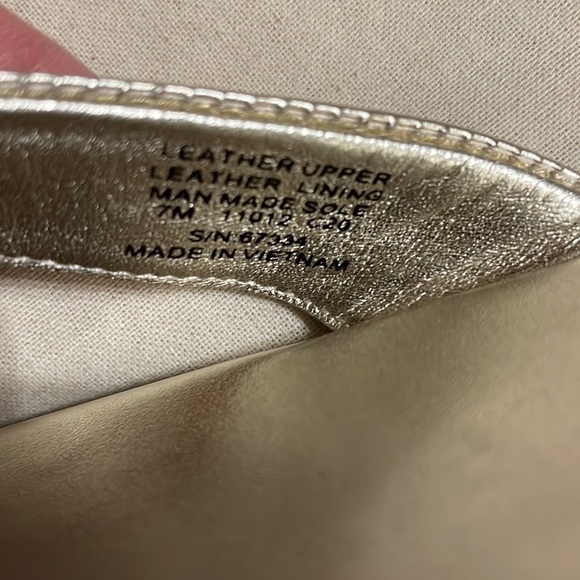 Tory Burch NWT Womens Spark Gold T-Strap - Picture 5 of 6